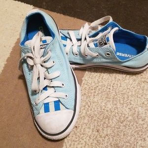 Girls converse